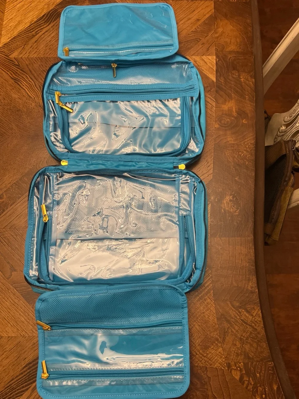 Joy Mangano Eco Luxe World Traveler Light & Chic Toiletry Case - Blue- NWOT